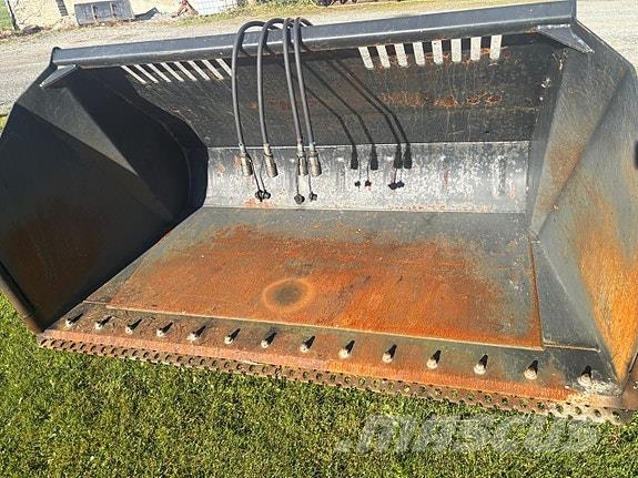 Quicke (Ålø) SC 230 Posipači soli i peska