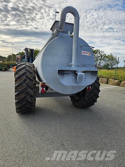 Rekord 8500 Liter Разбрасыватели минеральных удобрений