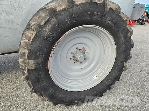 Rekord 8500 Liter Разбрасыватели минеральных удобрений