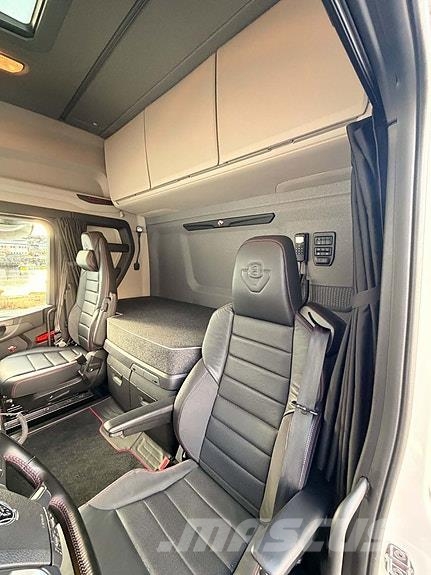 Scania 660R forberedt for hydraulikk og ADR Truck Tractor Units