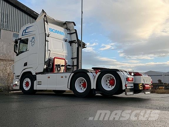Scania 660R forberedt for hydraulikk og ADR Truck Tractor Units