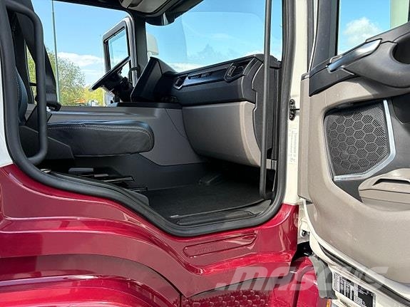 Scania P23 elektrisk med Joab krokløfter Camiones desmontables
