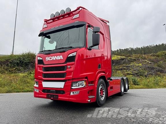 Scania R 560 A6X4NB Tegljači
