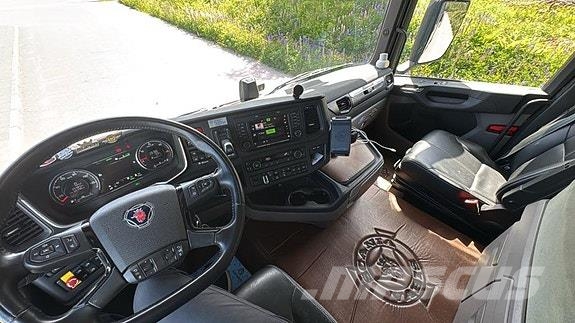 Scania R 560 B8X4HZ Camiones bañeras basculantes o volquetes
