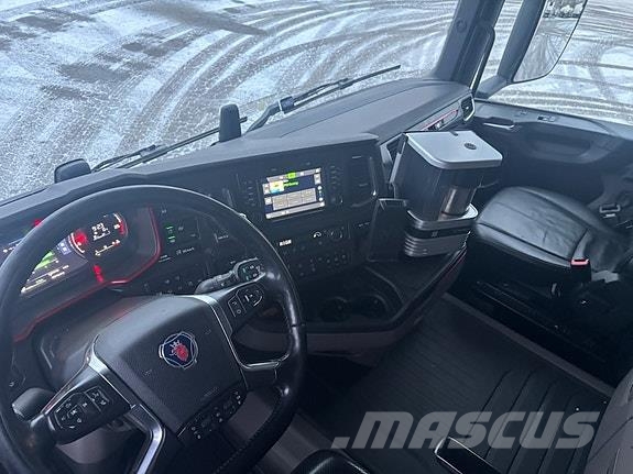 Scania R 650 6x2 Bussbygg med kjøttheng, Henger 2014 mode 貨箱式卡車
