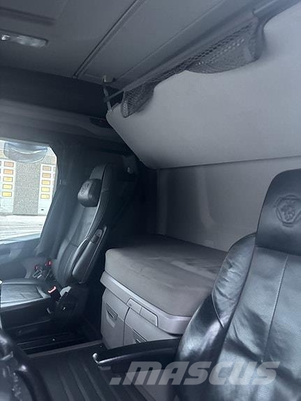 Scania R 650 6x2 Bussbygg med kjøttheng, Henger 2014 mode 貨箱式卡車