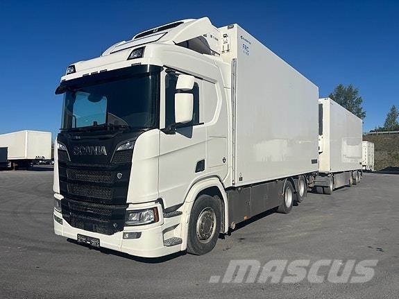 Scania R 650 6x2 Bussbygg med kjøttheng, Henger 2014 mode 貨箱式卡車