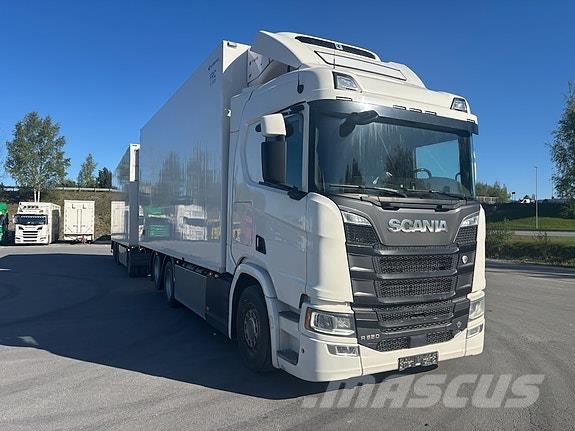 Scania R 650 6x2 Bussbygg med kjøttheng, Henger 2014 mode 貨箱式卡車