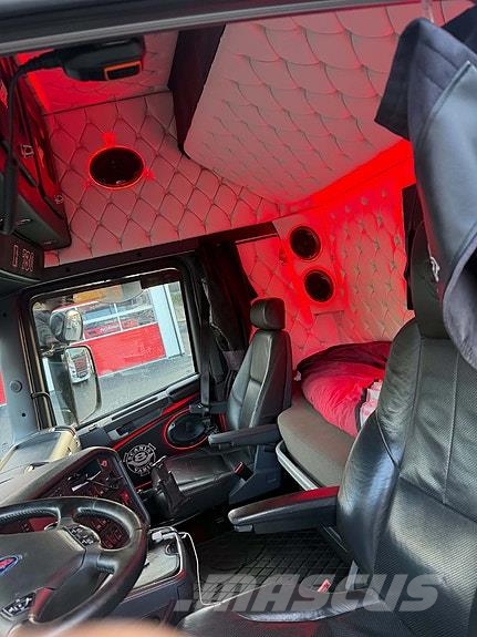 Scania R 730 Tungtrekker Truck Tractor Units