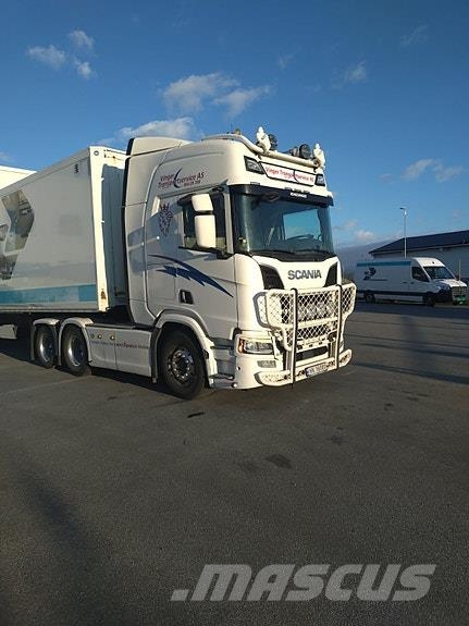 Scania R530A6X2NB Sadulveokid