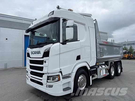 Scania R560 6X4 Zetterbergs påbygg. Helluft, løftetandem. Camiones bañeras basculantes o volquetes