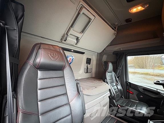 Scania R580B6x2NB containerbil med henger Containerbil