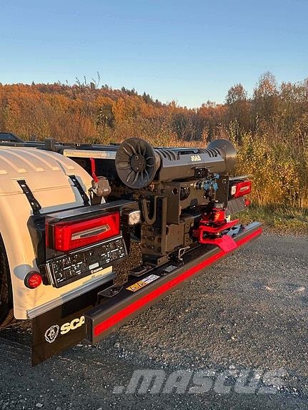 Scania R590 8X4*4 Brøytefeste/uttak for spreder شاحنات قابلة للفك
