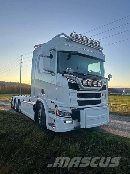 Scania R590 8X4*4 Brøytefeste/uttak for spreder شاحنات قابلة للفك