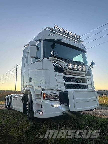 Scania R590 8X4*4 Brøytefeste/uttak for spreder شاحنات قابلة للفك
