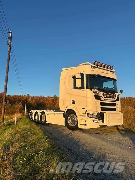 Scania R590 8X4*4 Brøytefeste/uttak for spreder شاحنات قابلة للفك