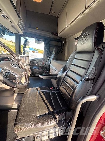 Scania R650 6X4 Hydraulikk for tippsemi Vilcēji