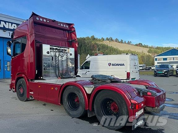 Scania R650 6X4 Hydraulikk for tippsemi Vilcēji