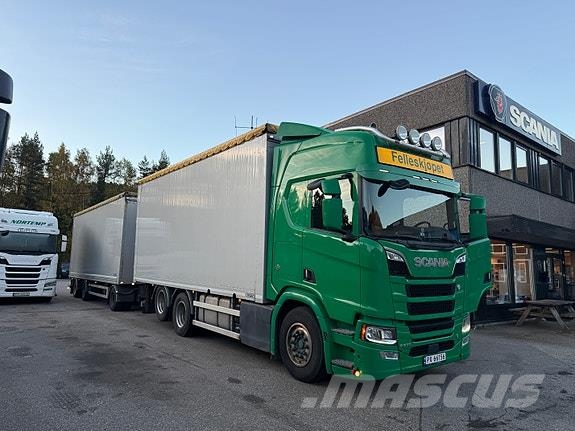 Scania R650 B6x2NB med Tyllis tilhenger ボックスボディー、ウイング、箱車