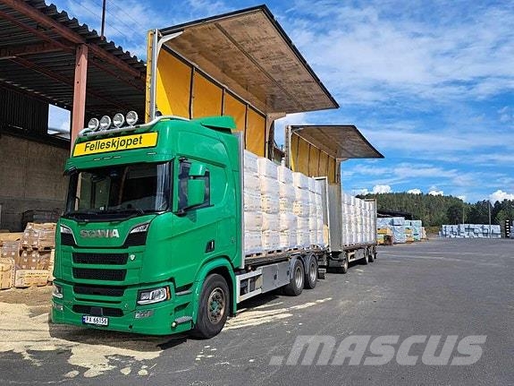 Scania R650 B6x2NB med Tyllis tilhenger ボックスボディー、ウイング、箱車