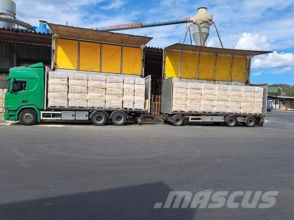 Scania R650 B6x2NB med Tyllis tilhenger ボックスボディー、ウイング、箱車