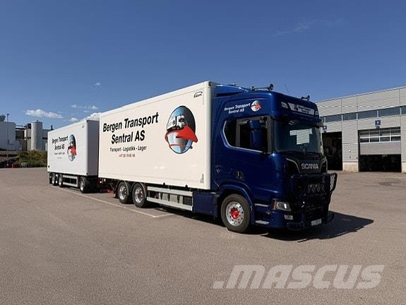 Scania R660 6x2 Camiones con caja de remolque