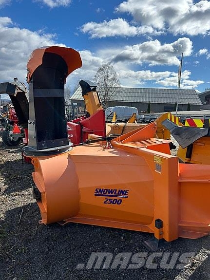 Snowline V-2500 Yleisperävaunut