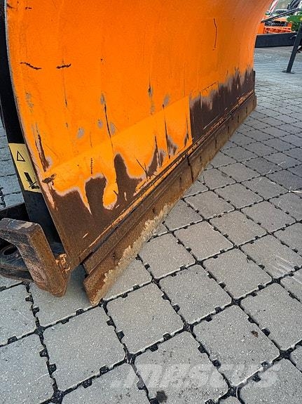 Tellefsdal 2,7m Schneeschilde und -pflüge