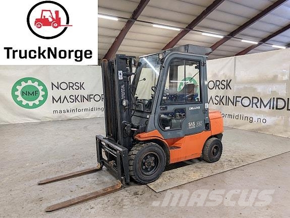 Toyota 62-7FDF30 #God brukstruck معدات البناء - غير ذلك
