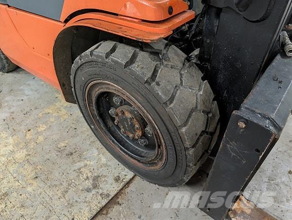 Toyota 62-7FDF30 #God brukstruck معدات البناء - غير ذلك