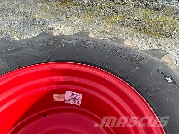 Trelleborg TM 3000. 650/75-32 Otros equipos para carreteras y quitanieves