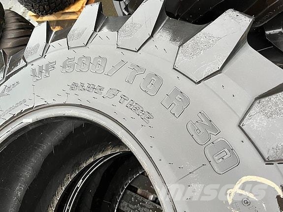 Trelleborg TM1000 Dekksett ماكينات زراعية - غير ذلك