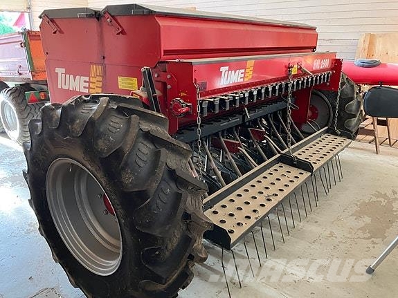 Tume HKL 2500 S Espalhadores de estrume