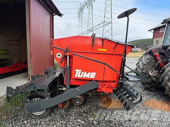 Tume HKL 3000 JC Rasturači đubriva