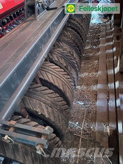Tume HKL 3000 JC Rasturači mineralnog đubriva