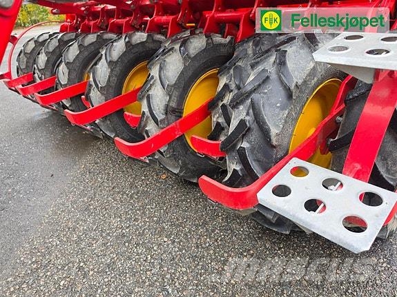 Väderstad Rapid 300C معدات فرد المواد المعدنية