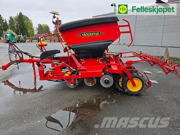 Väderstad Rapid 300C معدات فرد المواد المعدنية