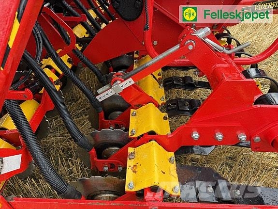 Väderstad Rapid 300C super xl Düngemittelverteiler
