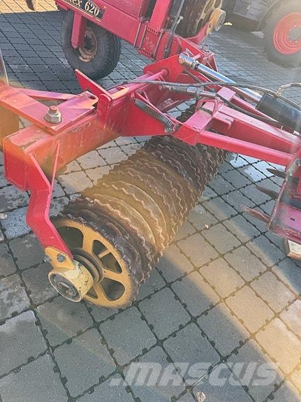 Väderstad Rollex 620 ماكينات وملحقات زراعة أخرى