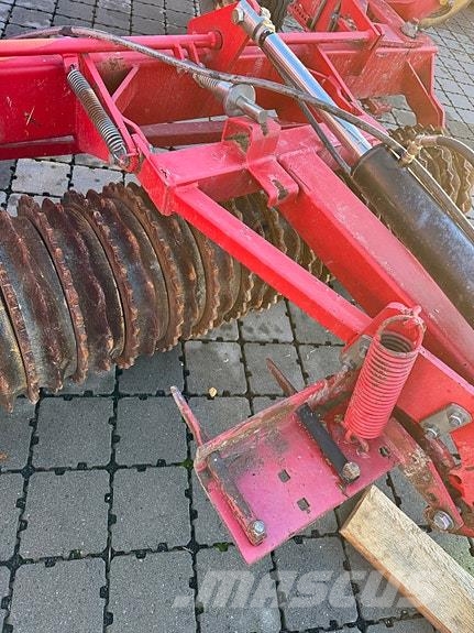 Väderstad Rollex 620 ماكينات وملحقات زراعة أخرى