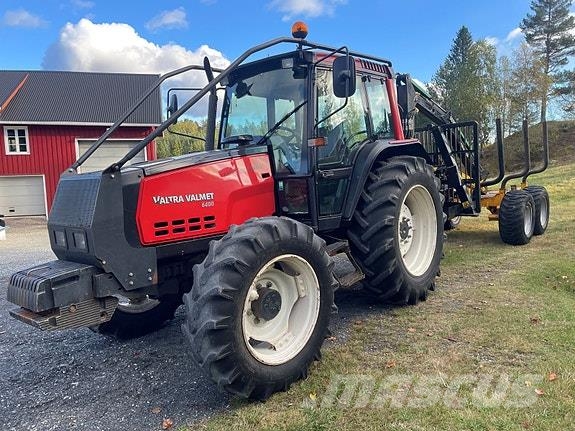Valtra 6400 TURBO m/Moheda tømmerhenger Traktorer