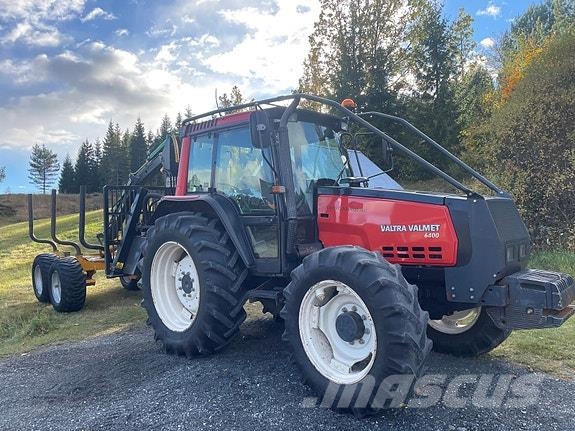Valtra 6400 TURBO m/Moheda tømmerhenger Traktorer