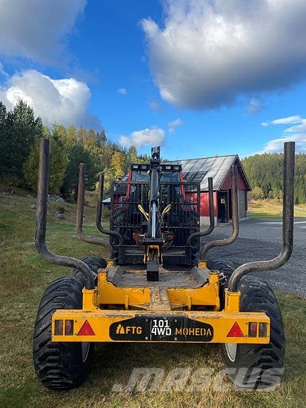 Valtra 6400 TURBO m/Moheda tømmerhenger Traktorer