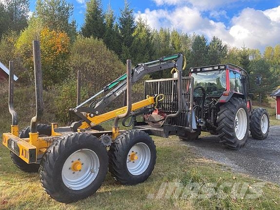Valtra 6400 TURBO m/Moheda tømmerhenger Traktorer