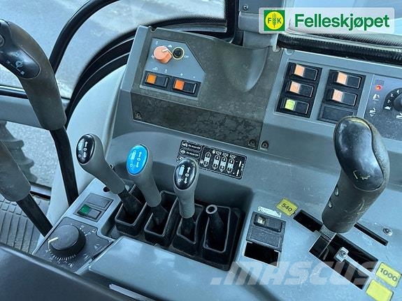 Valtra 6850 الجرارات
