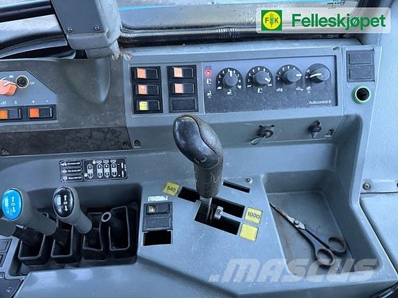 Valtra 6850 الجرارات
