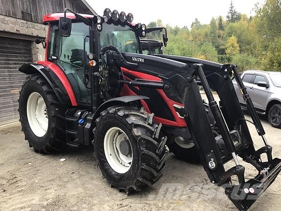 Valtra A115 Traktorji