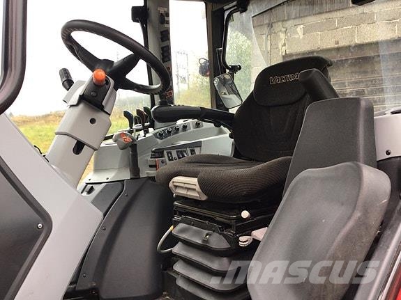 Valtra A115 Traktorji