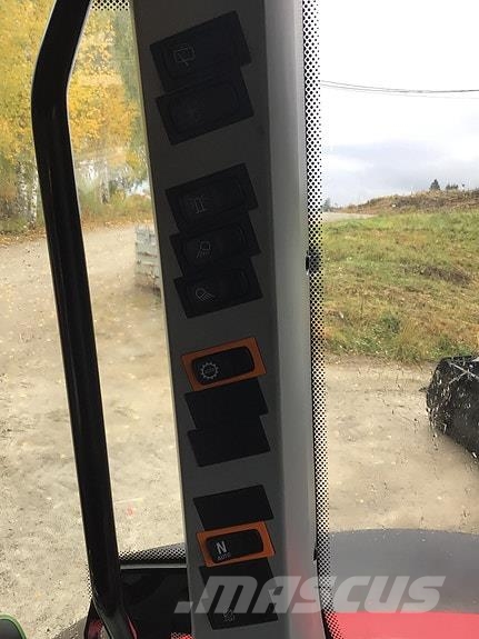 Valtra A115 Traktorji
