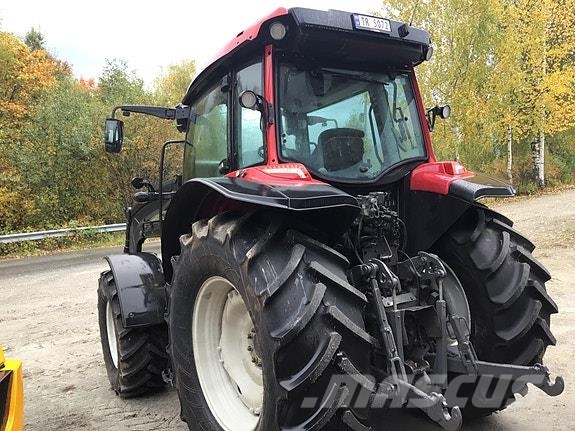 Valtra A115 Traktorji